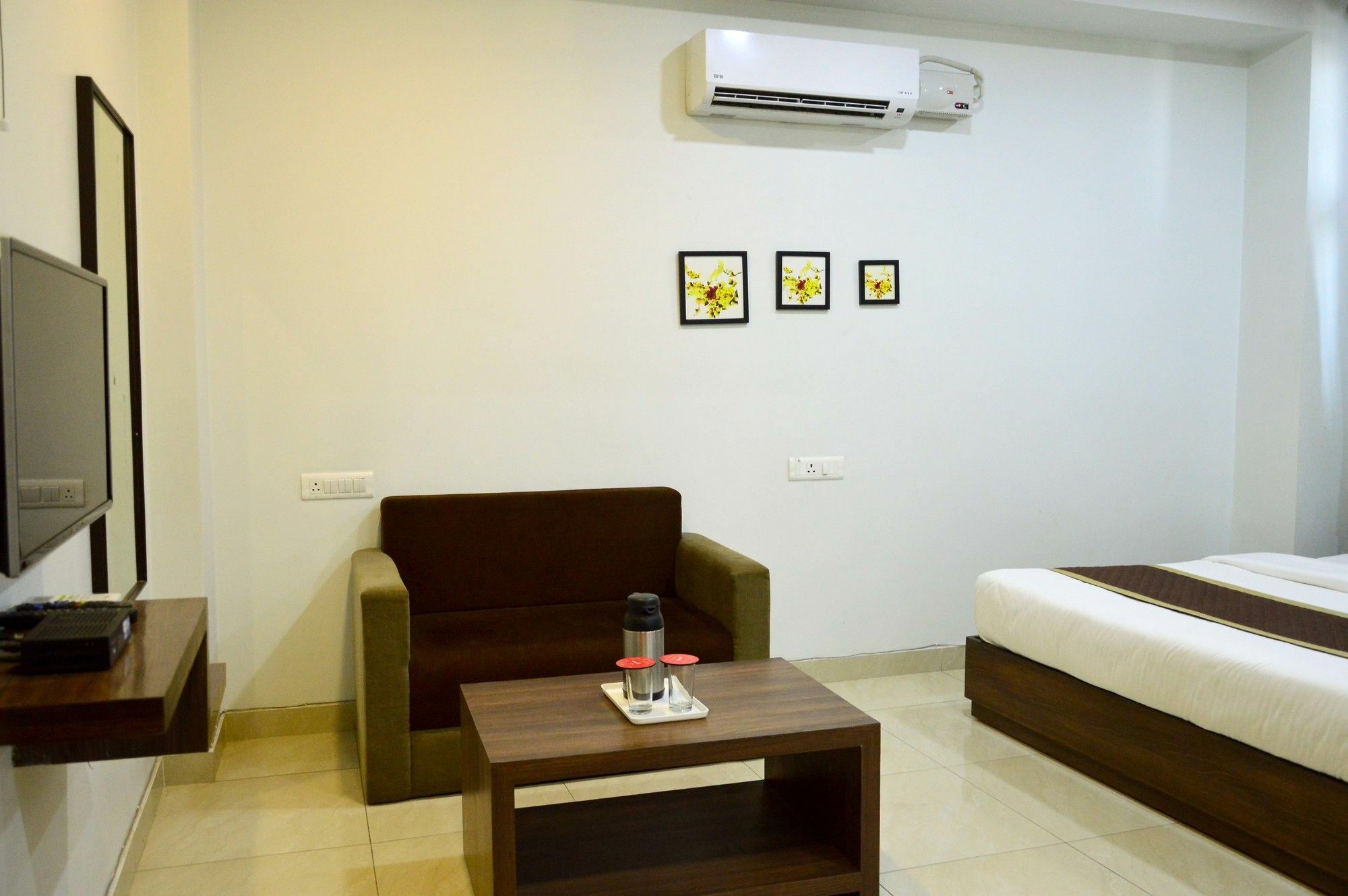 Oyo 6697 Hotel Green Lemon Jaipur Bagian luar foto